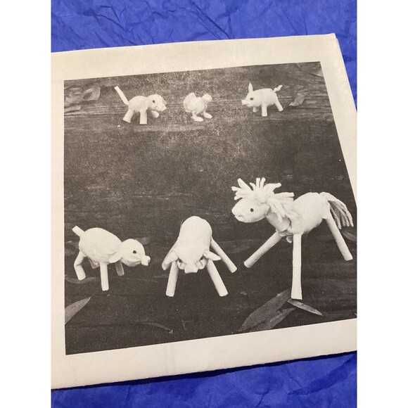 Craft Patterns Annie's Attic Mammy & Family 53-0 & Farmyard Animals 91-5 - Picture 10 of 15